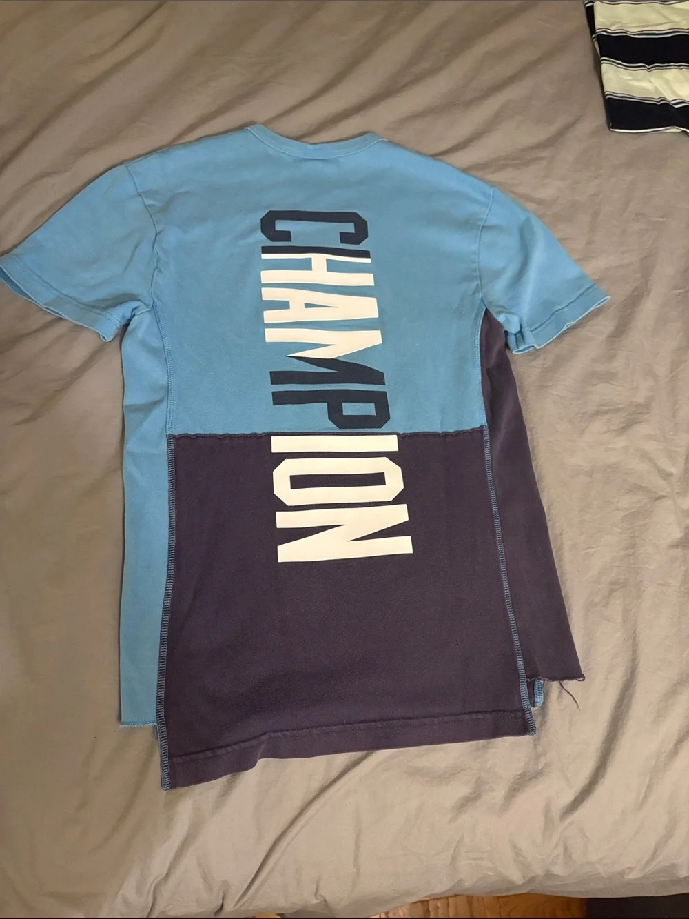 Champion vintage Light Blue & Navy Colorblock Pocket Tee - Picture 4 of 5